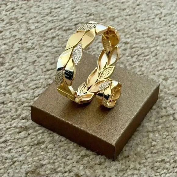 Gold/Sterling Silver open up Bangle with matching ring - Picture 5 of 7